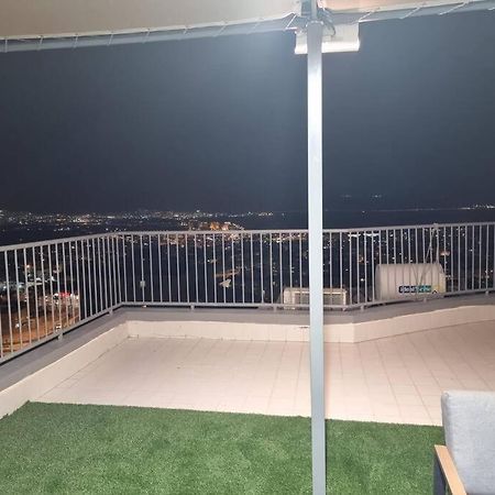 דירת זוּגַג מפנקת עם מרפסת משגעת ונוף למפרץ. Apartman Eilat Kültér fotó