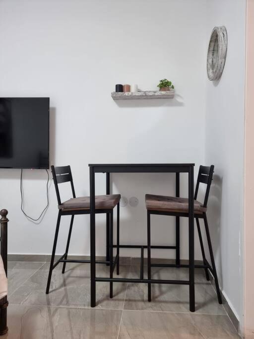 דירת זוּגַג מפנקת עם מרפסת משגעת ונוף למפרץ. Apartman Eilat Kültér fotó