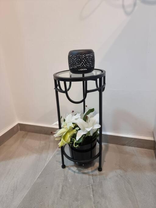 דירת זוּגַג מפנקת עם מרפסת משגעת ונוף למפרץ. Apartman Eilat Kültér fotó