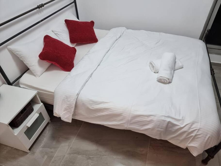 דירת זוּגַג מפנקת עם מרפסת משגעת ונוף למפרץ. Apartman Eilat Kültér fotó